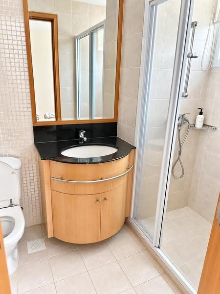 Summerhill, 50 Hume Avenue, Clementi Park / Upper Bukit Timah, 4 Bedrooms, 3,261 sqft, Condominium For Rent, by Vera Liu, 500262460 - Bathroom - PropertyGuru.com.sg
