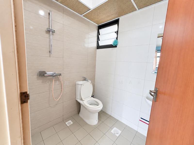 132C Canberra View, 132C Canberra View, Sembawang / Yishun, 2 Bedrooms, 732 sqft, HDB Flat For Sale, by GANESHKUMAR K, 500262495 - Bathroom - PropertyGuru.com.sg