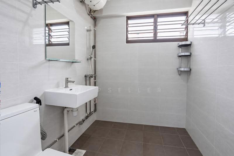 294 Choa Chu Kang Avenue 2, 294 Choa Chu Kang Avenue 2, Dairy Farm / Bukit Panjang / Choa Chu Kang, 3 Bedrooms, 1,098 sqft, HDB Flat For Sale, by KOH YONG JIAN, 500262508 - Bathroom - PropertyGuru.com.sg