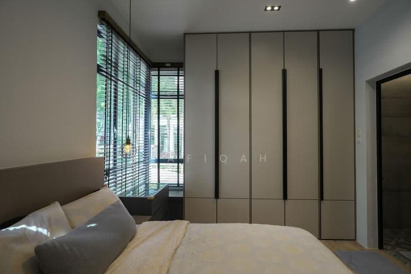 Evelyn Mansions, 20 Evelyn Road, Newton / Novena, 2 Bedrooms, 1,227 sqft, Apartment For Sale, by Syafiqah Rahman, 500262512 - Master Bedroom - PropertyGuru.com.sg