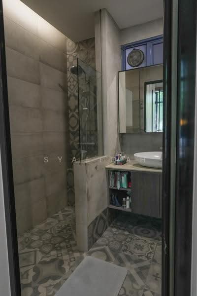 Evelyn Mansions, 20 Evelyn Road, Newton / Novena, 2 Bedrooms, 1,227 sqft, Apartment For Sale, by Syafiqah Rahman, 500262512 - Master Bathroom - PropertyGuru.com.sg