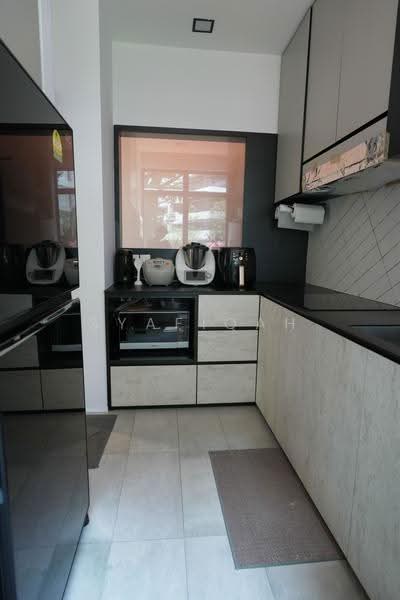 Evelyn Mansions, 20 Evelyn Road, Newton / Novena, 2 Bedrooms, 1,227 sqft, Apartment For Sale, by Syafiqah Rahman, 500262512 - Kitchen - PropertyGuru.com.sg