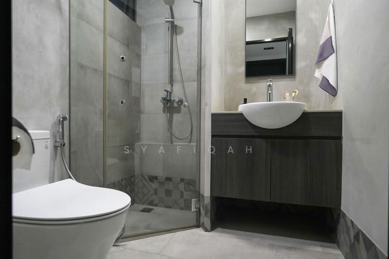 Evelyn Mansions, 20 Evelyn Road, Newton / Novena, 2 Bedrooms, 1,227 sqft, Apartment For Sale, by Syafiqah Rahman, 500262512 - Common Bathroom - PropertyGuru.com.sg