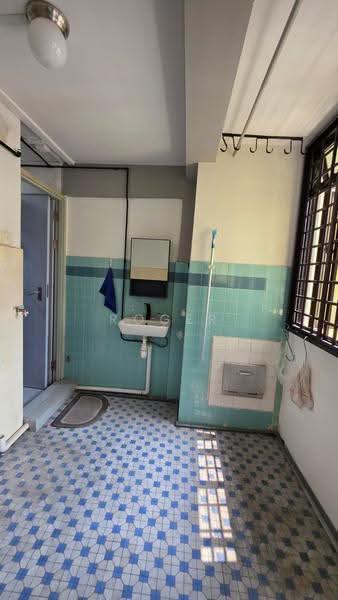 90 Commonwealth Drive, 90 Commonwealth Drive, Alexandra / Commonwealth, 3 Bedrooms, 646 sqft, HDB Flat For Sale, by Roger Lim S.P, 500262515 - Bathroom - PropertyGuru.com.sg
