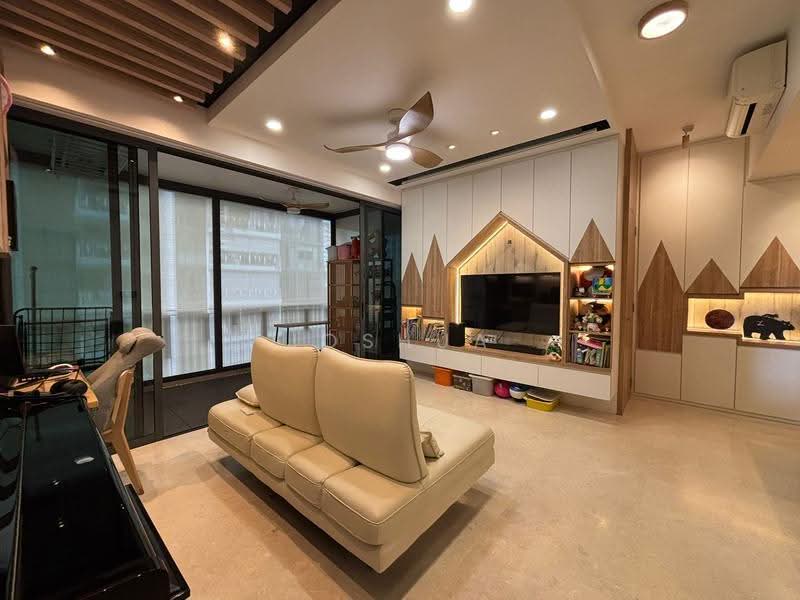 The Luxurie, 31 Compassvale Road, Hougang / Punggol / Sengkang, 3 Bedrooms, 1,060 sqft, Condominium For Rent, by Joshua Soh, 500262519 - Living Room - PropertyGuru.com.sg
