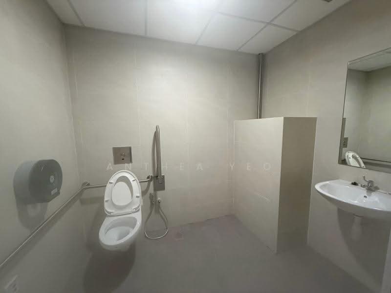 Food Ascent, 45 Tuas South Avenue 1, Boon Lay / Jurong / Tuas, 4,520 sqft, Factory / Workshop (B2) For Rent, by Anthea Yeo 杨丽娇, 500262525 - Bathroom - CommercialGuru.com.sg