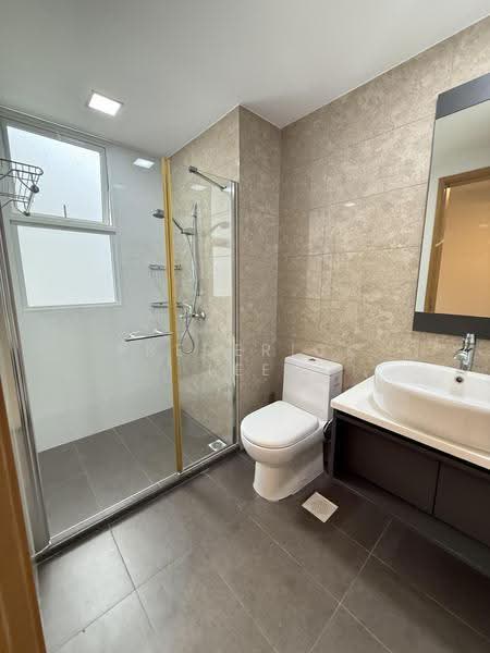 Forestville, 24 Woodlands Drive 16, Admiralty / Woodlands, 4 Bedrooms, 1,249 sqft, Condominium For Rent, by Frederick Lee, 500262531 - Master Bathroom - PropertyGuru.com.sg