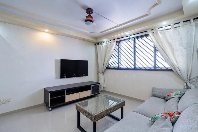 104 Pasir Ris Street 12, 104 Pasir Ris Street 12, Pasir Ris / Tampines, 3 Bedrooms, 1,119 sqft, HDB Flat For Sale, by Elaine Wong, 500262537 - Living Room - PropertyGuru.com.sg