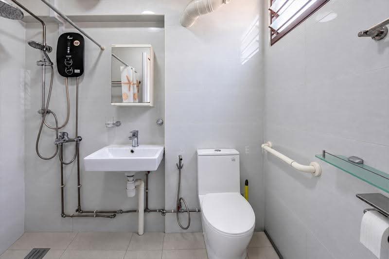 104 Pasir Ris Street 12, 104 Pasir Ris Street 12, Pasir Ris / Tampines, 3 Bedrooms, 1,119 sqft, HDB Flat For Sale, by Elaine Wong, 500262537 - Bathroom - PropertyGuru.com.sg