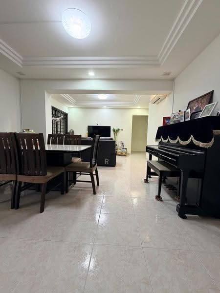 318 Sembawang Vista, 318 Sembawang Vista, Sembawang / Yishun, 3 Bedrooms, 1,087 sqft, HDB Flat For Sale, by Terry Koh, 500262541 - Living Room - PropertyGuru.com.sg