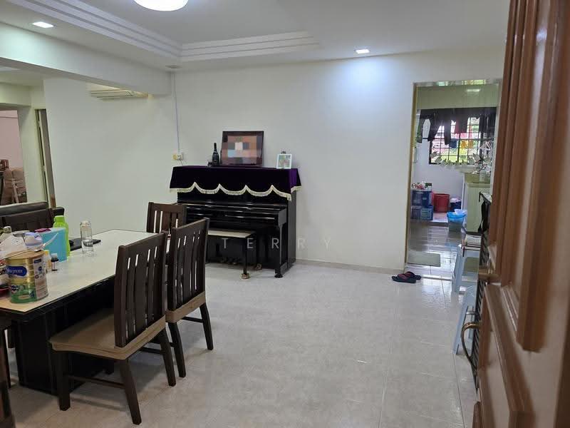 318 Sembawang Vista, 318 Sembawang Vista, Sembawang / Yishun, 3 Bedrooms, 1,087 sqft, HDB Flat For Sale, by Terry Koh, 500262541 - Dining Room - PropertyGuru.com.sg
