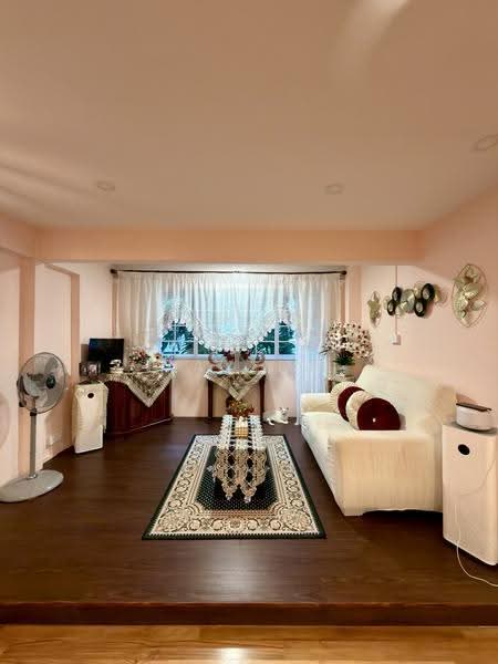 635 Woodlands Ring Road, 635 Woodlands Ring Road, Admiralty / Woodlands, 4 Bedrooms, 1,517 sqft, HDB Flat For Sale, by Jay Ng, 500262543 - Living Room - PropertyGuru.com.sg