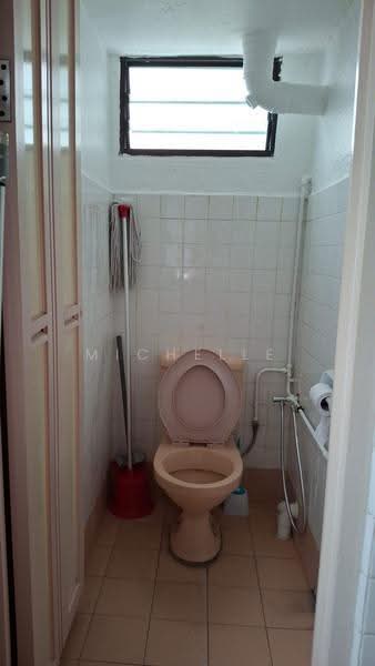 35 Chai Chee Avenue, 35 Chai Chee Avenue, Bedok / Upper East Coast, Room Rental, 200 sqft, HDB Flat For Rent, by Michelle Lee, 500262544 - Bathroom - PropertyGuru.com.sg