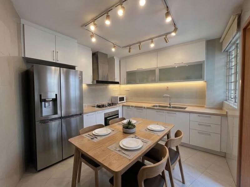Regal 35, 15 Lorong 35 Geylang, Eunos / Geylang / Paya Lebar, 3 Bedrooms, 1,259 sqft, Apartment For Sale, by Desmond Lim, 500262546 - Kitchen - PropertyGuru.com.sg