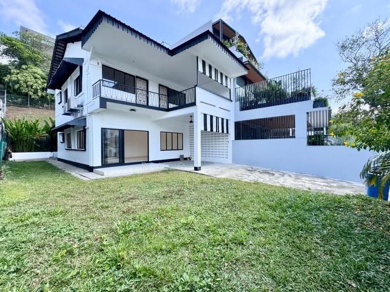 Shamrock Park, 89 Namly Place, Tanglin / Holland / Bukit Timah, 4 Bedrooms, 2,650 sqft, Semi-Detached House For Rent, by Phoebe Ang, 500262552 - PropertyGuru.com.sg