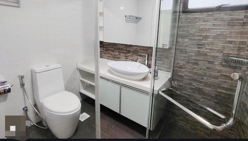 Parc Oasis, 49 Jurong East Avenue 1, Boon Lay / Jurong / Tuas, Room Rental, 100 sqft, Condominium For Rent, by KENNETH SIM, 500262555 - Master Bedroom MBR1 w attached bathroom - PropertyGuru.com.sg