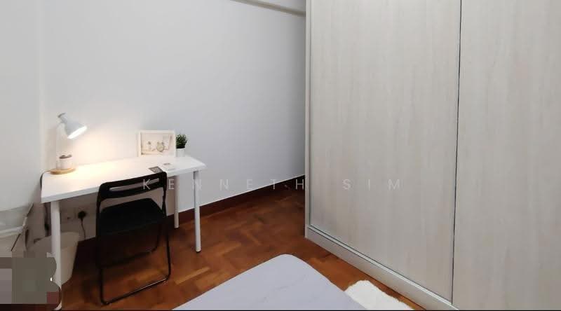 Parc Oasis, 49 Jurong East Avenue 1, Boon Lay / Jurong / Tuas, Room Rental, 100 sqft, Condominium For Rent, by KENNETH SIM, 500262555 - $1450 CR6 Common big room - PropertyGuru.com.sg