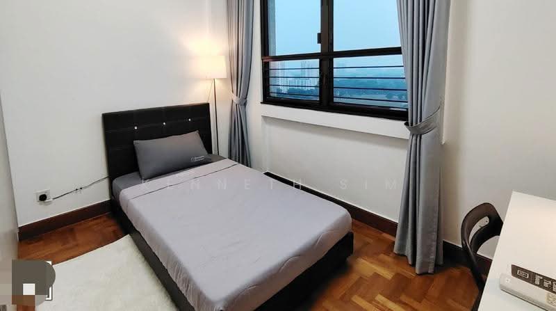 Parc Oasis, 49 Jurong East Avenue 1, Boon Lay / Jurong / Tuas, Room Rental, 100 sqft, Condominium For Rent, by KENNETH SIM, 500262555 - $1450 CR6 Common big room - PropertyGuru.com.sg
