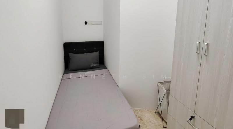 Parc Oasis, 49 Jurong East Avenue 1, Boon Lay / Jurong / Tuas, Room Rental, 100 sqft, Condominium For Rent, by KENNETH SIM, 500262555 - $1000 ECON2 Bedroom w aircon - PropertyGuru.com.sg