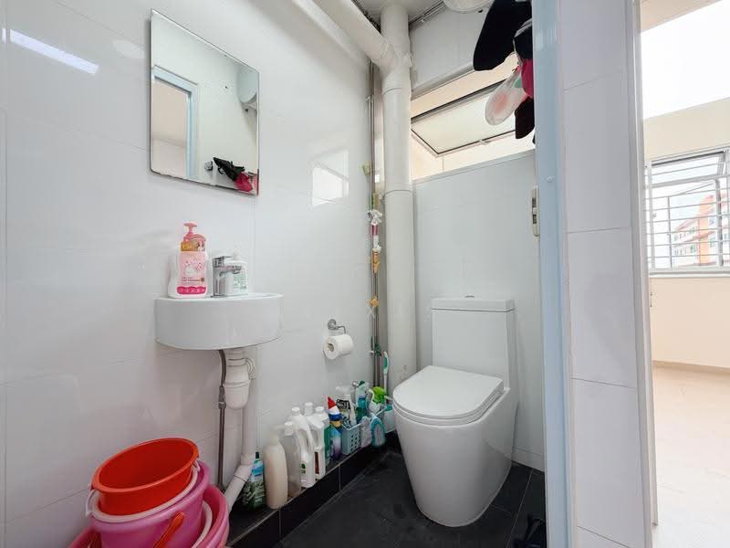 539 Serangoon North Avenue 4, 539 Serangoon North Avenue 4, Hougang / Punggol / Sengkang, 4 Bedrooms, 1,668 sqft, HDB Flat For Sale, by Alexis Quek, 500262569 - Bathroom - PropertyGuru.com.sg