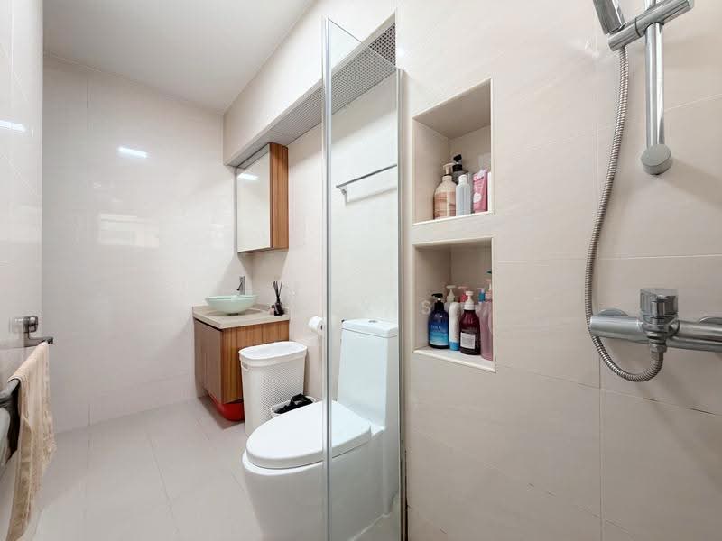 539 Serangoon North Avenue 4, 539 Serangoon North Avenue 4, Hougang / Punggol / Sengkang, 4 Bedrooms, 1,668 sqft, HDB Flat For Sale, by Alexis Quek, 500262569 - Bathroom - PropertyGuru.com.sg