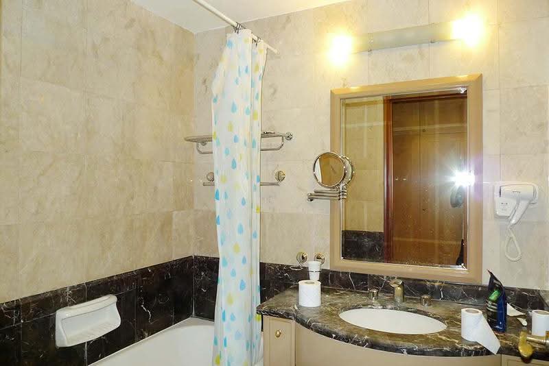 Bishan 8, 63 Bishan Street 21, Ang Mo Kio / Bishan / Thomson, 2 Bedrooms, 980 sqft, Condominium For Sale, by Mely Lee, 500262584 - Bathroom - PropertyGuru.com.sg