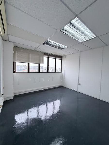 Da Jin Factory Building, 362 Upper Paya Lebar Road, Hougang / Punggol / Sengkang, 516 sqft, Light Industrial (B1) For Rent, by Irene Seah, 500262593 - Interior - CommercialGuru.com.sg