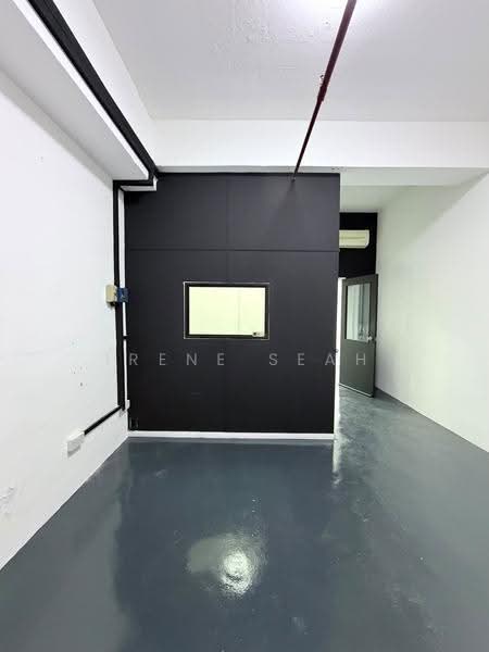 Da Jin Factory Building, 362 Upper Paya Lebar Road, Hougang / Punggol / Sengkang, 516 sqft, Light Industrial (B1) For Rent, by Irene Seah, 500262593 - Interior - CommercialGuru.com.sg