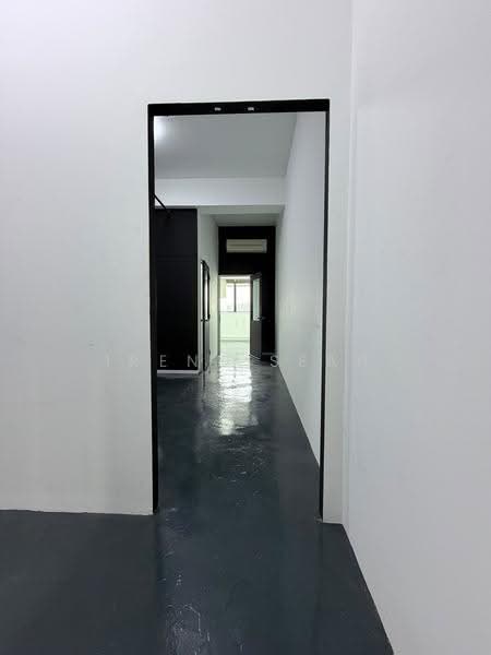 Da Jin Factory Building, 362 Upper Paya Lebar Road, Hougang / Punggol / Sengkang, 516 sqft, Light Industrial (B1) For Rent, by Irene Seah, 500262593 - Interior - CommercialGuru.com.sg