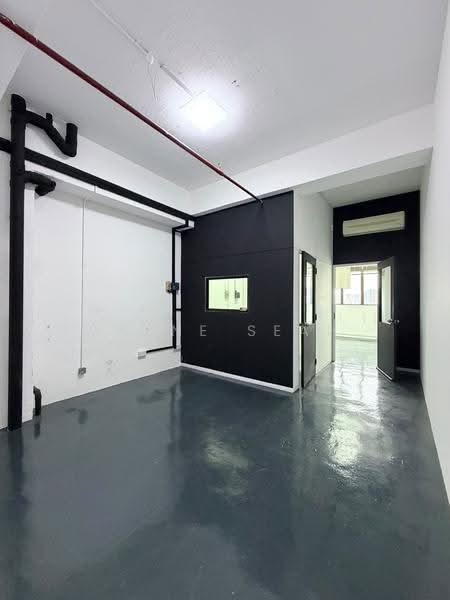 Da Jin Factory Building, 362 Upper Paya Lebar Road, Hougang / Punggol / Sengkang, 516 sqft, Light Industrial (B1) For Rent, by Irene Seah, 500262593 - Interior - CommercialGuru.com.sg