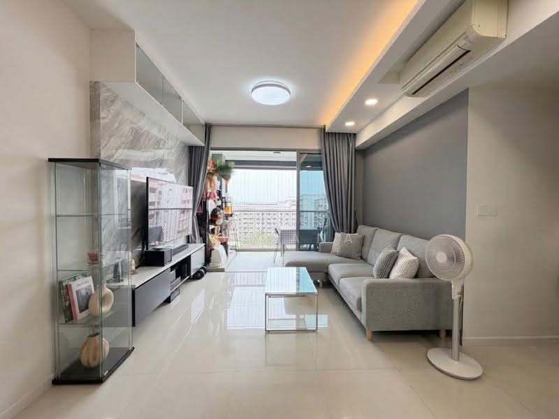 530A Pasir Ris Drive 1, 530A Pasir Ris Drive 1, Pasir Ris / Tampines, 3 Bedrooms, 926 sqft, HDB Flat For Sale, by Noviana Santoso, 500262594 - Living Room - PropertyGuru.com.sg