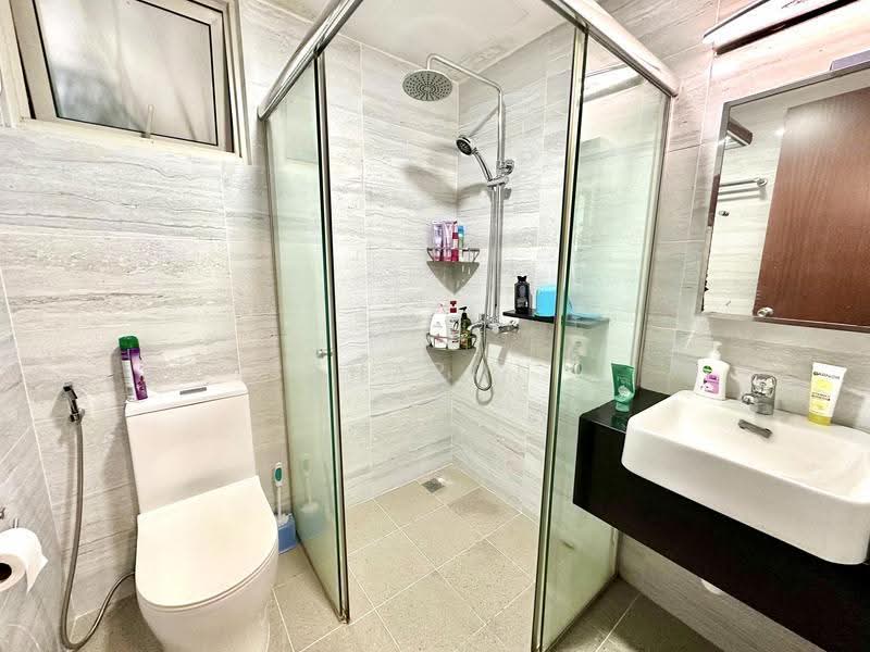 Rivervale Crest, 5 Rivervale Crescent, Hougang / Punggol / Sengkang, 3 Bedrooms, 1,152 sqft, Condominium For Sale, by Sharon Fu 傅丽华, 500262604 - Bathroom - PropertyGuru.com.sg