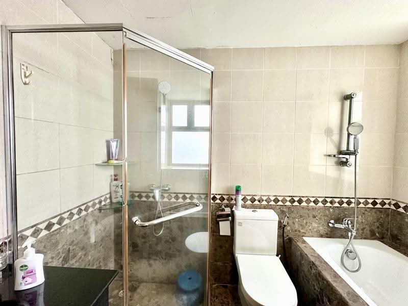 Rivervale Crest, 5 Rivervale Crescent, Hougang / Punggol / Sengkang, 3 Bedrooms, 1,152 sqft, Condominium For Sale, by Sharon Fu 傅丽华, 500262604 - Bathroom - PropertyGuru.com.sg