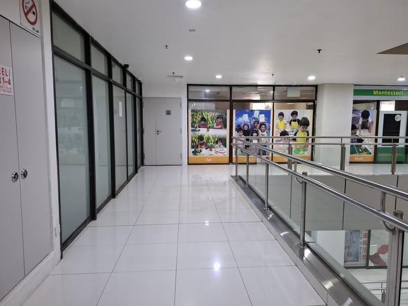 Orchard Plaza, 150 Orchard Road, Orchard / River Valley, 301 sqft, Other Retail For Rent, by Lim Danny, 500262614 - Corridor - CommercialGuru.com.sg