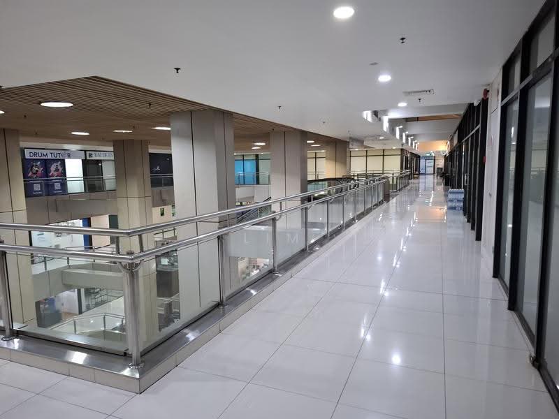 Orchard Plaza, 150 Orchard Road, Orchard / River Valley, 301 sqft, Other Retail For Rent, by Lim Danny, 500262614 - Corridor - CommercialGuru.com.sg