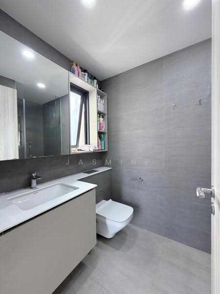Sengkang Grand Residences, 74 Compassvale Bow, Hougang / Punggol / Sengkang, 3 Bedrooms, 1,023 sqft, Condominium For Sale, by Jasmine Tan P H, 500262619 - Bathroom - PropertyGuru.com.sg