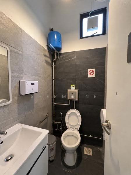 Clementi, Buona Vista / West Coast / Clementi New Town, 796 sqft, Food & Beverage For Rent, by Shermaine Koh, 500262634 - Bathroom - CommercialGuru.com.sg