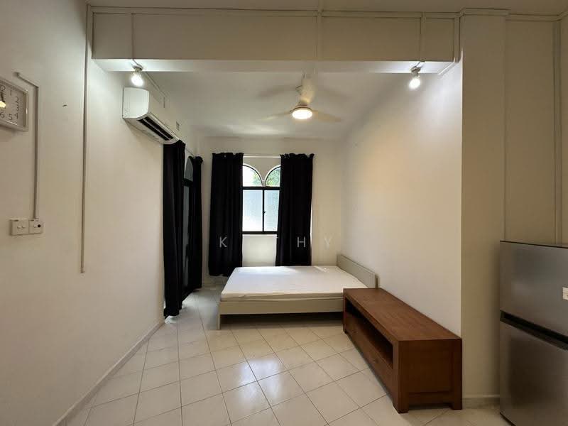 Sims 450 Centre, 450 Sims Avenue, Eunos / Geylang / Paya Lebar, 1 Bedroom, 500 sqft, Walk-up Apartment For Rent, by Kathy Nguyen, 500262645 - Bedroom - PropertyGuru.com.sg