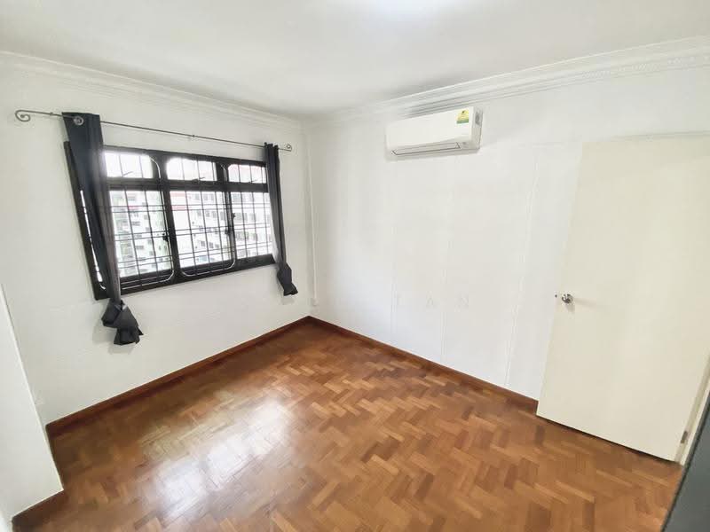 371 Hougang Street 31, 371 Hougang Street 31, Hougang / Punggol / Sengkang, 3 Bedrooms, 1,323 sqft, HDB Flat For Rent, by Belle Tan May Sian, 500262651 - Bedroom - PropertyGuru.com.sg