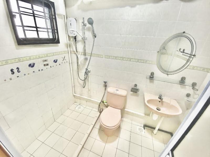 371 Hougang Street 31, 371 Hougang Street 31, Hougang / Punggol / Sengkang, 3 Bedrooms, 1,323 sqft, HDB Flat For Rent, by Belle Tan May Sian, 500262651 - Bathroom - PropertyGuru.com.sg