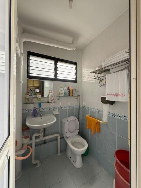 322 Bukit Batok Street 33, 322 Bukit Batok Street 33, Dairy Farm / Bukit Panjang / Choa Chu Kang, 2 Bedrooms, 731 sqft, HDB Flat For Sale, by Alvin Yap, 500262678 - Bathroom - PropertyGuru.com.sg