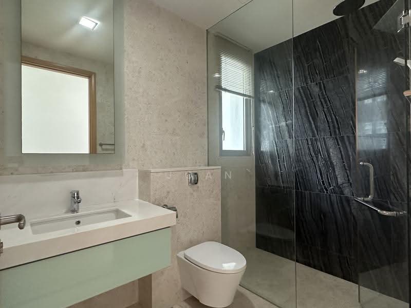 Grange Infinite, 27 Grange Road, Orchard / River Valley, 3 Bedrooms, 2,250 sqft, Condominium For Rent, by Joan Navenza Wiguna, 500262679 - Bathroom - PropertyGuru.com.sg