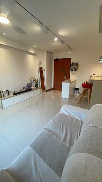 70A Telok Blangah Heights, 70A Telok Blangah Heights, Harbourfront / Telok Blangah, 2 Bedrooms, 700 sqft, HDB Flat For Sale, by Thomas Tong, 500262698 - Living Room - PropertyGuru.com.sg