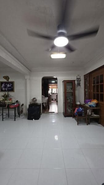 608 Yishun Street 61, 608 Yishun Street 61, Sembawang / Yishun, 4 Bedrooms, 1,421 sqft, HDB Flat For Sale, by Aros Osman, 500262709 - Living Room - PropertyGuru.com.sg