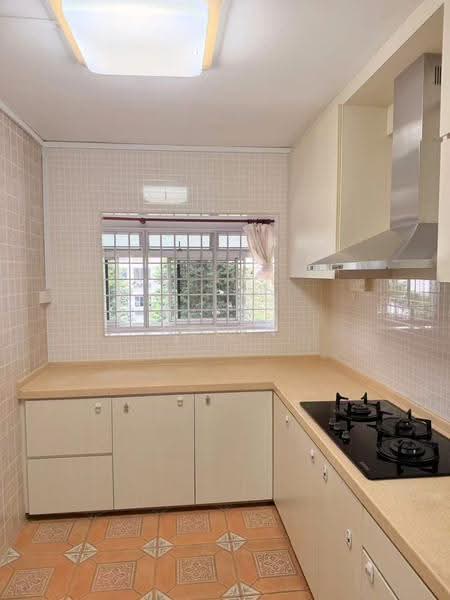 572 Pasir Ris Street 53, 572 Pasir Ris Street 53, Pasir Ris / Tampines, 3 Bedrooms, 1,206 sqft, HDB Flat For Rent, by Helen HU, 500262710 - Kitchen - PropertyGuru.com.sg