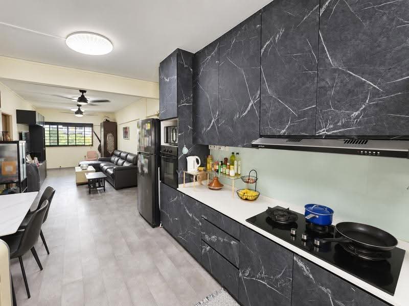 166 Bukit Batok West Avenue 8, 166 Bukit Batok West Avenue 8, Dairy Farm / Bukit Panjang / Choa Chu Kang, 2 Bedrooms, 797 sqft, HDB Flat For Sale, by Yan Lim, 500262749 - Kitchen - PropertyGuru.com.sg