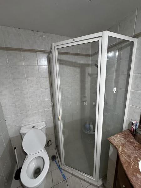 Summerdale, 8 Boon Lay Drive, Boon Lay / Jurong / Tuas, 3 Bedrooms, 1,401 sqft, Condominium For Rent, by Jasmine Tan P H, 500262751 - Bathroom - PropertyGuru.com.sg