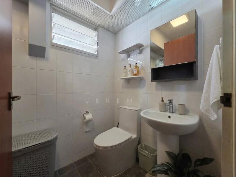 622B Punggol Central, 622B Punggol Central, Hougang / Punggol / Sengkang, 3 Bedrooms, 1,011 sqft, HDB Flat For Sale, by Jeremy Peh, 500262753 - Bathroom - PropertyGuru.com.sg