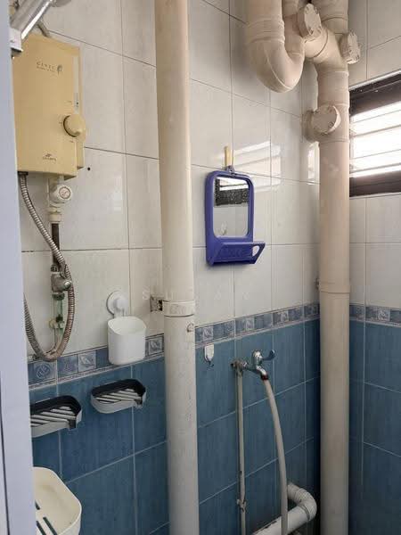 2 Dover Road, 2 Dover Road, Buona Vista / West Coast / Clementi New Town, 2 Bedrooms, 699 sqft, HDB Flat For Rent, by Susan Koh, 500262756 - Bathroom - PropertyGuru.com.sg