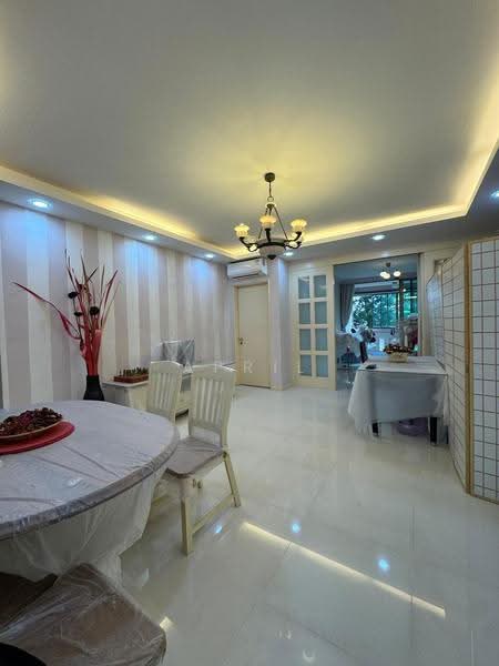 Orchid Park Condominium, 87 Yishun Street 81, Sembawang / Yishun, 3 Bedrooms, 1,195 sqft, Condominium For Sale, by April Koh, 500262780 - Dining Room - PropertyGuru.com.sg
